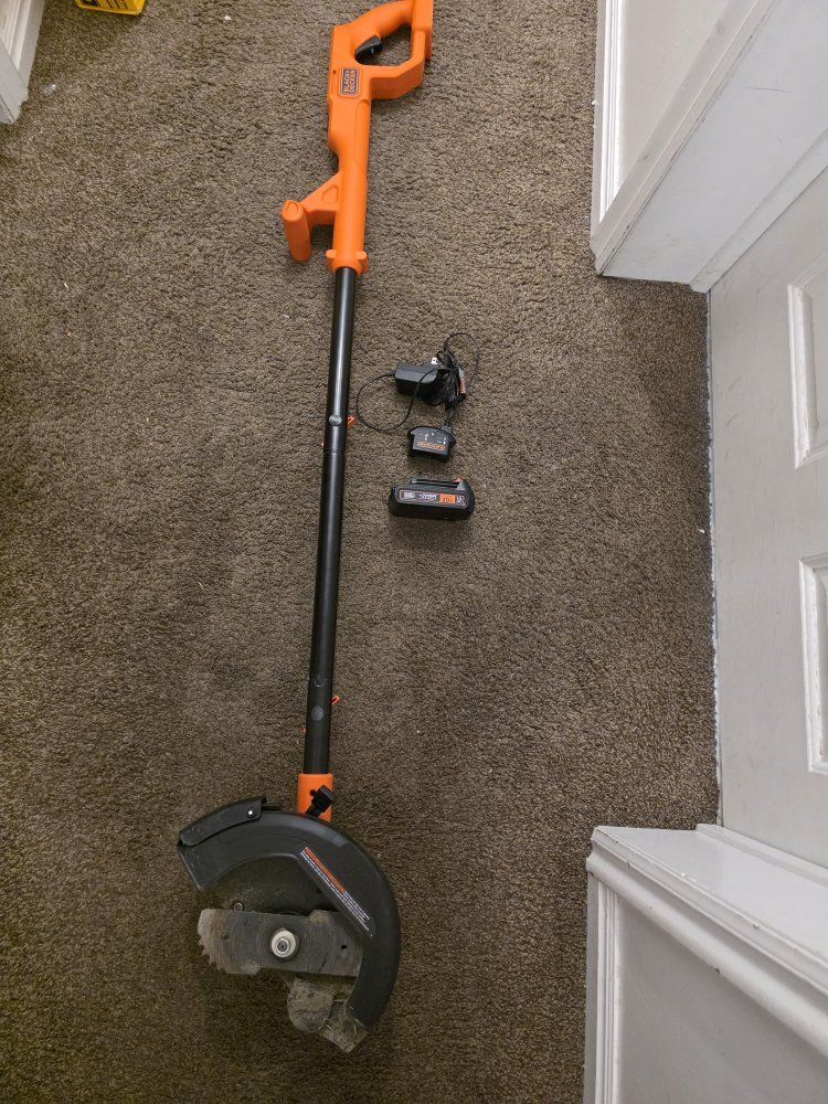 BLACK+DECKER 20V Max Cordless Lawn Edger Kit with Battery and Charger