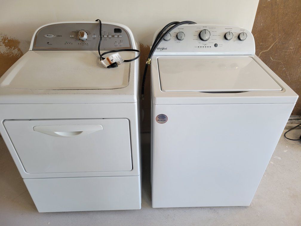 4.3 cu.ft Whirlpool Top Load Washer. Whirlpool 27-inch GAS dryer.