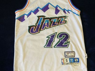 VTG Adidas Hardwood Classics Utah Jazz John Stockton White Jersey Size S