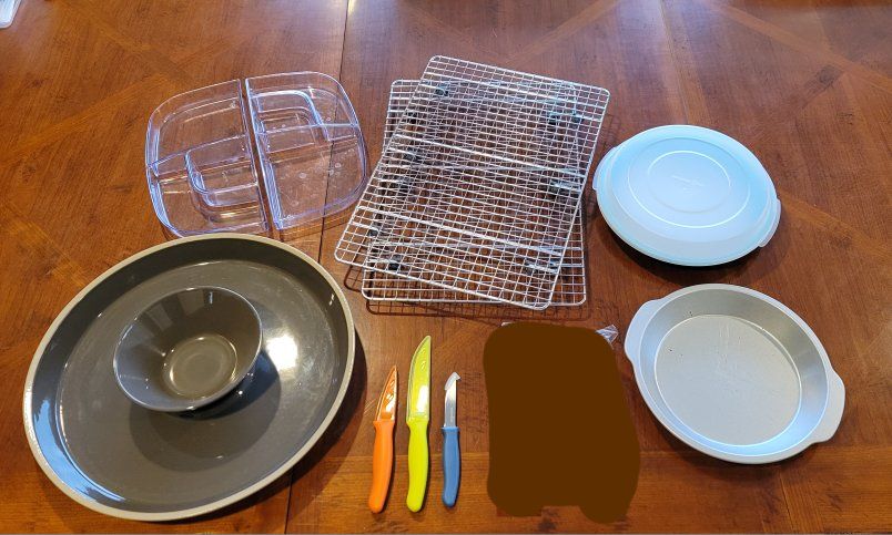 10 Pampered Chef Kitchen Tools and Serving Dishes...Everything for $60!