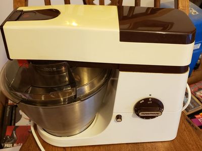 Farberware 391 mixer with slicer/shredder