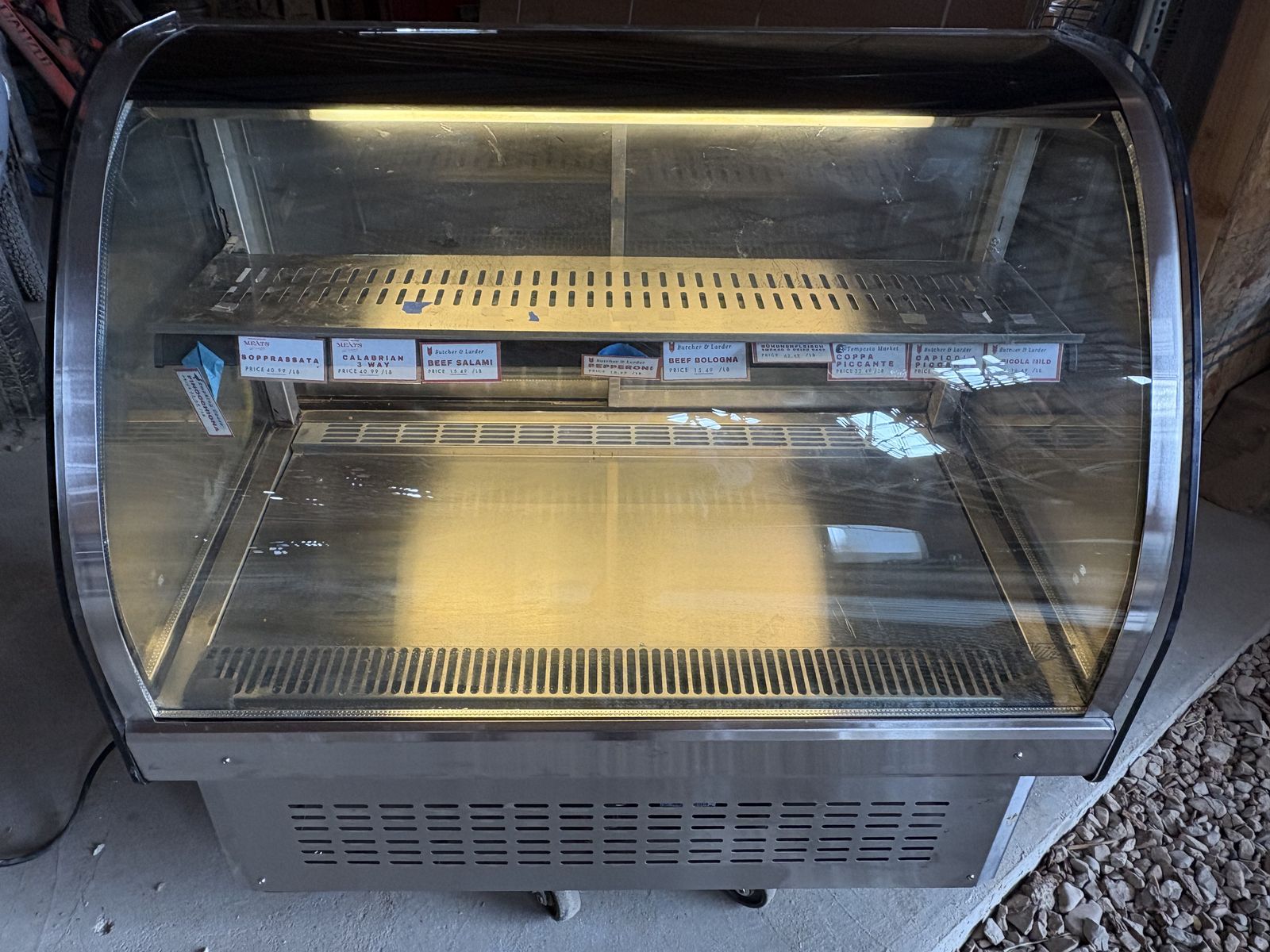 Vollrath Curved Refrigerated Display