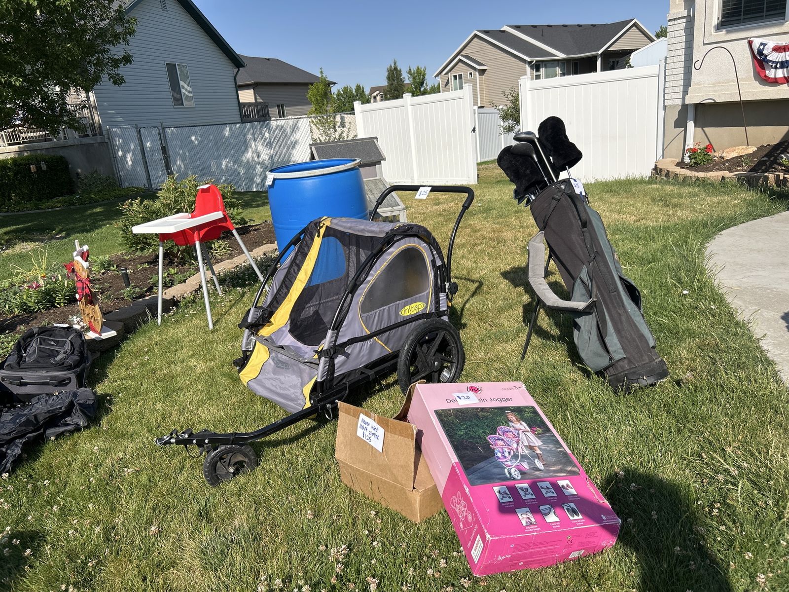 Yard sale, multi family