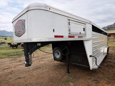 2024 Logan Coach 20' Cattleman Stock