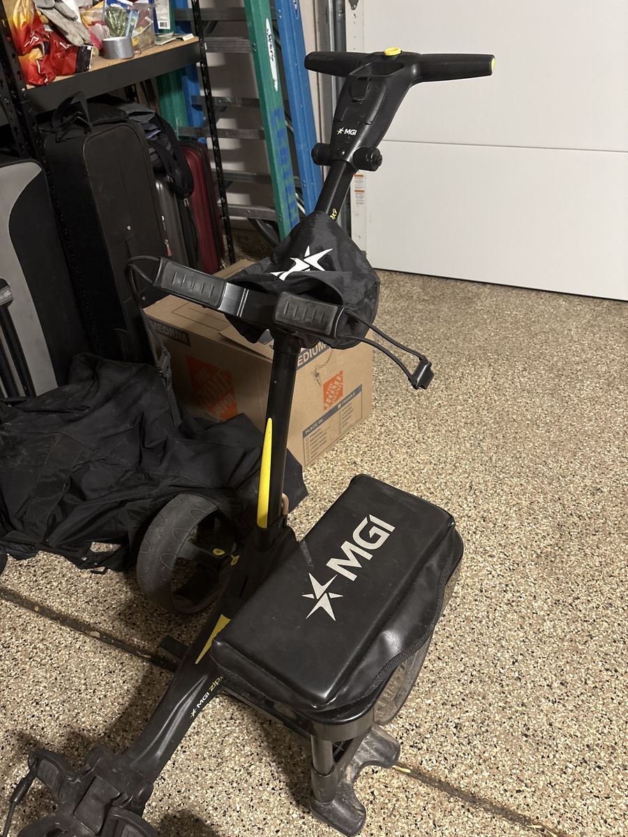 Battery operated golf cart