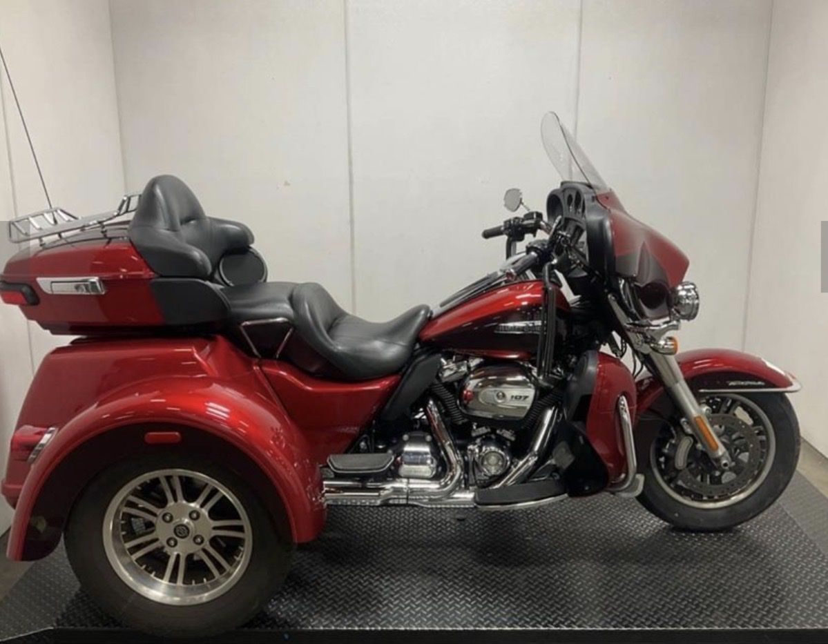 2018 Harley Davidson Tri Glide Ultra Trike 107