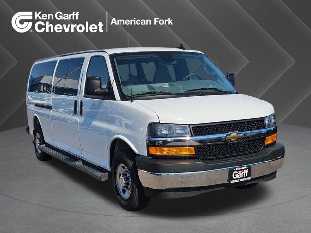 2025 Chevrolet Express 3500 LT