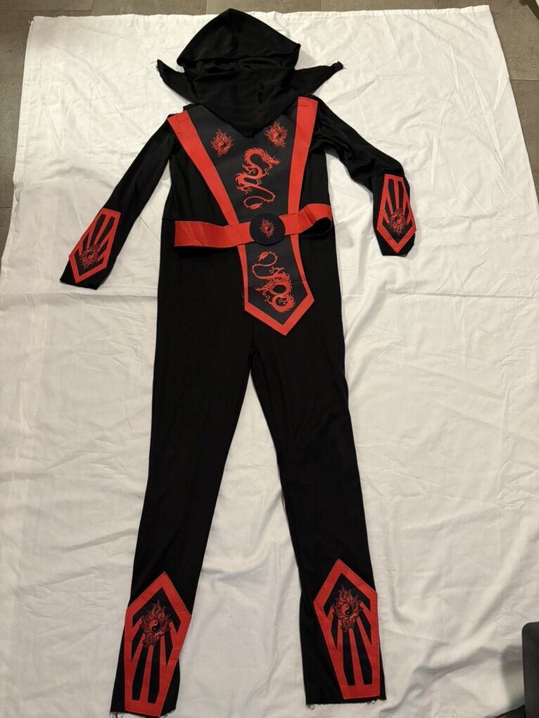 Black and Red Ninja Costume kids sz lrg (10/12)