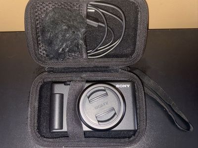 Sony ZV-1F Vlogging Camera with Accessories - Excellent Condition