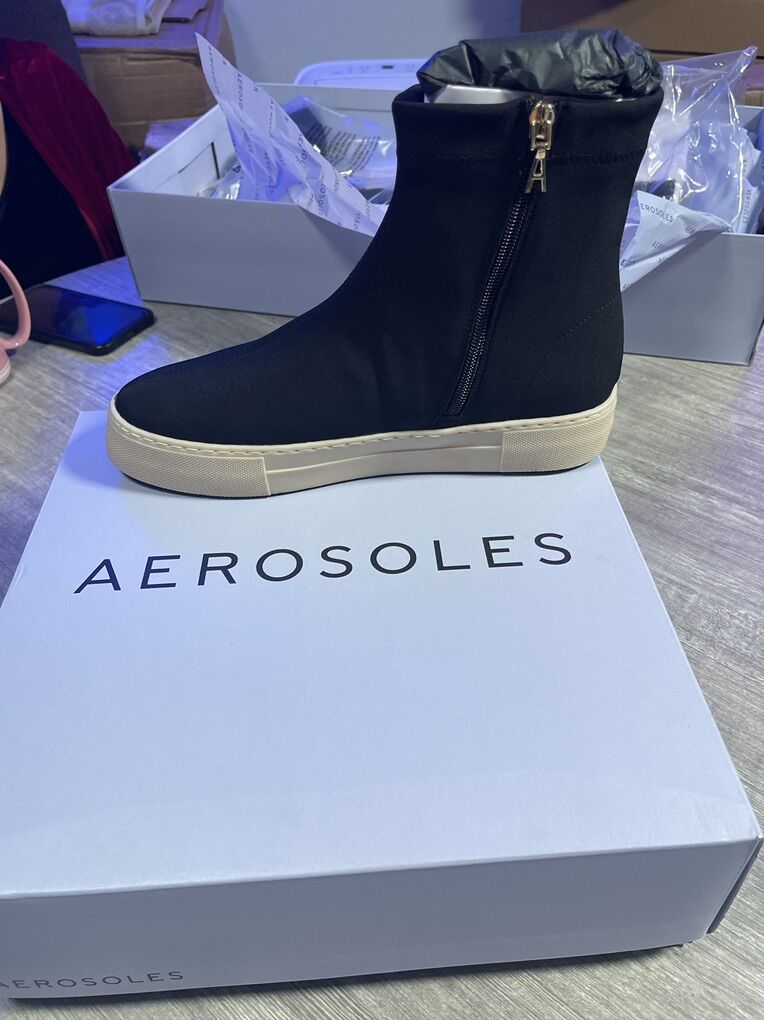 NEW AEROSOLES WOMENS BOOTS SZ 10