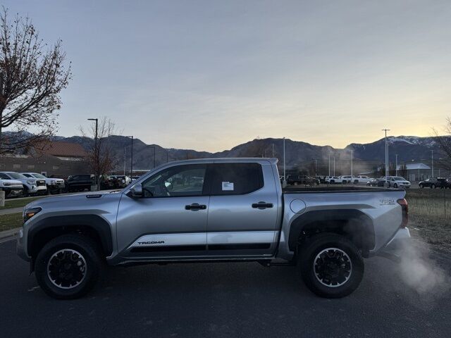 2025 Toyota Tacoma TRD Off-Road HV