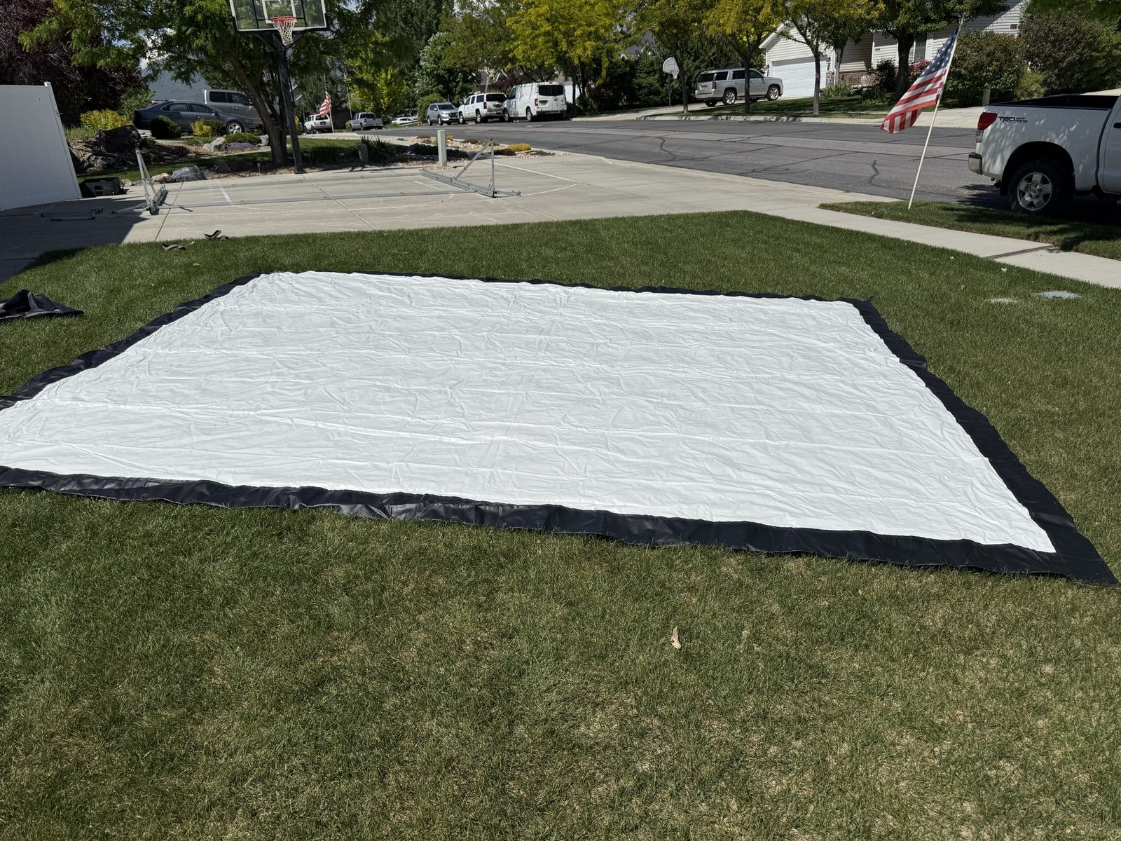 Da lite fast fold delux 13’x17’ (256”) movie/projector screen excellent condition