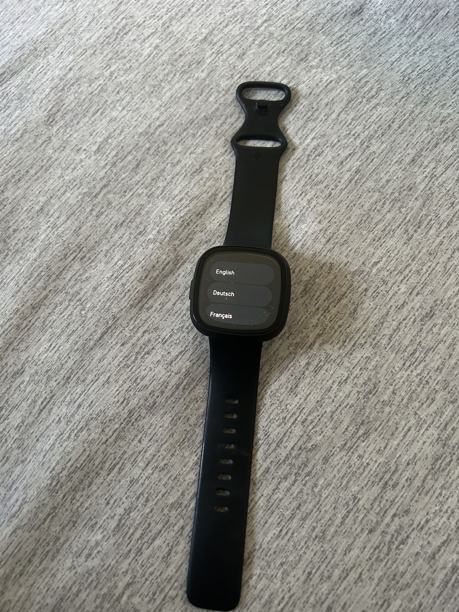 Fit Bit Versa 4 Smart Watch (it Has a Case on)