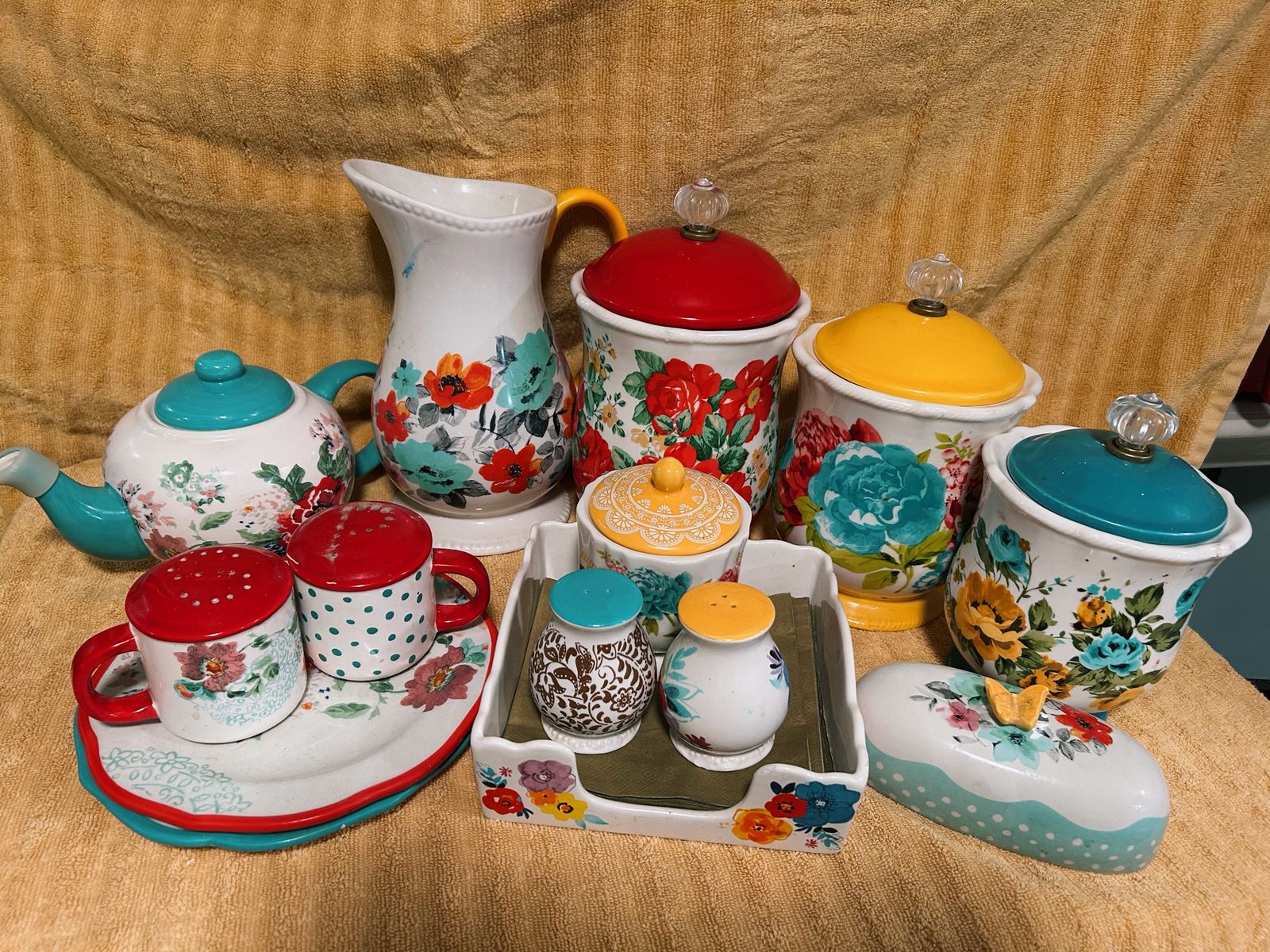 The Pioneer Woman Ceramic Kitchen Bundle Tea Pot Pitcher Canisters Setpioneer