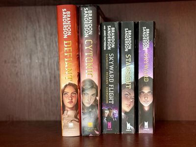 Brandon Sanderson Skyward Series Collection (5 Books): Skyward, Starsight, Skyward Flight, Cytonic, Defiant