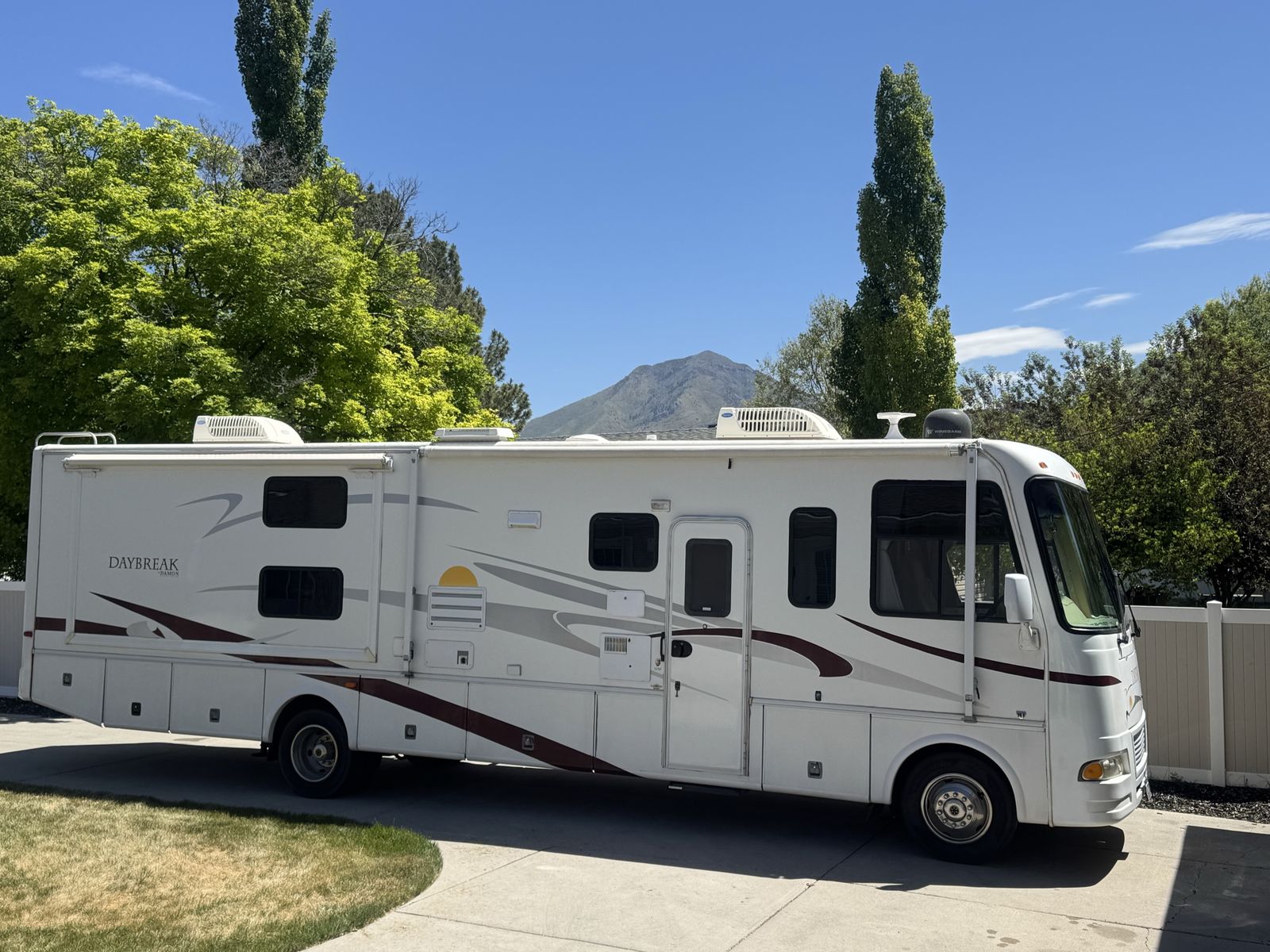 Damon Daybreak 3276 Bunkhouse