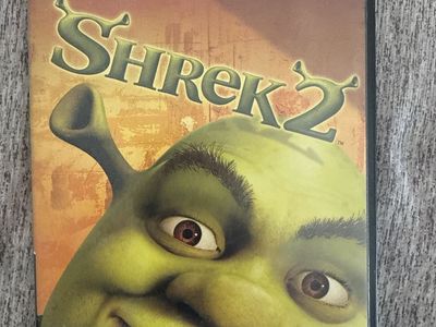 Shrek 2 Nintendo GameCube Game with Case