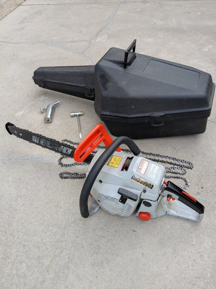Echo CS-4400 Gas Chainsaw with Case and Accessories