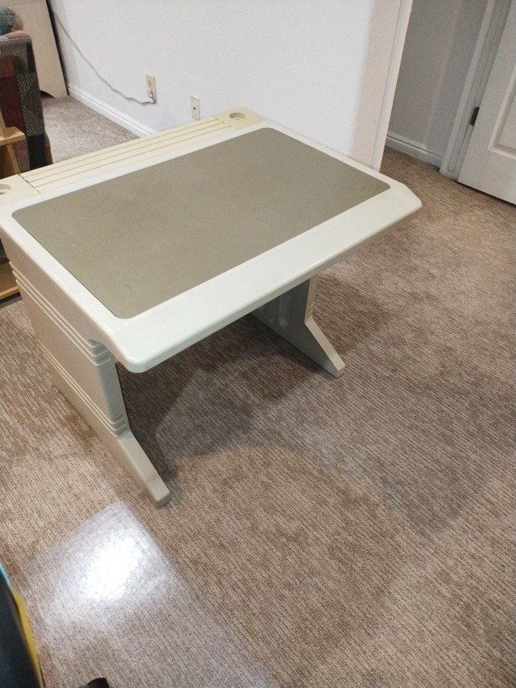 MicroComputer Accessories, Inc. Desk