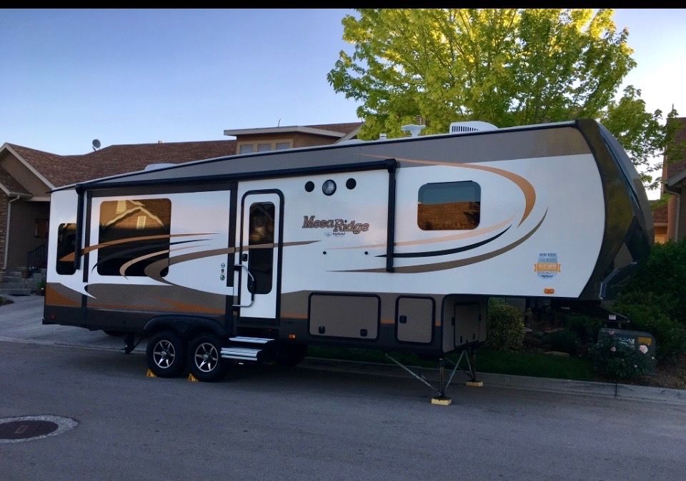 2017 Highland Ridge/Mesa Ridge 5th Wheel