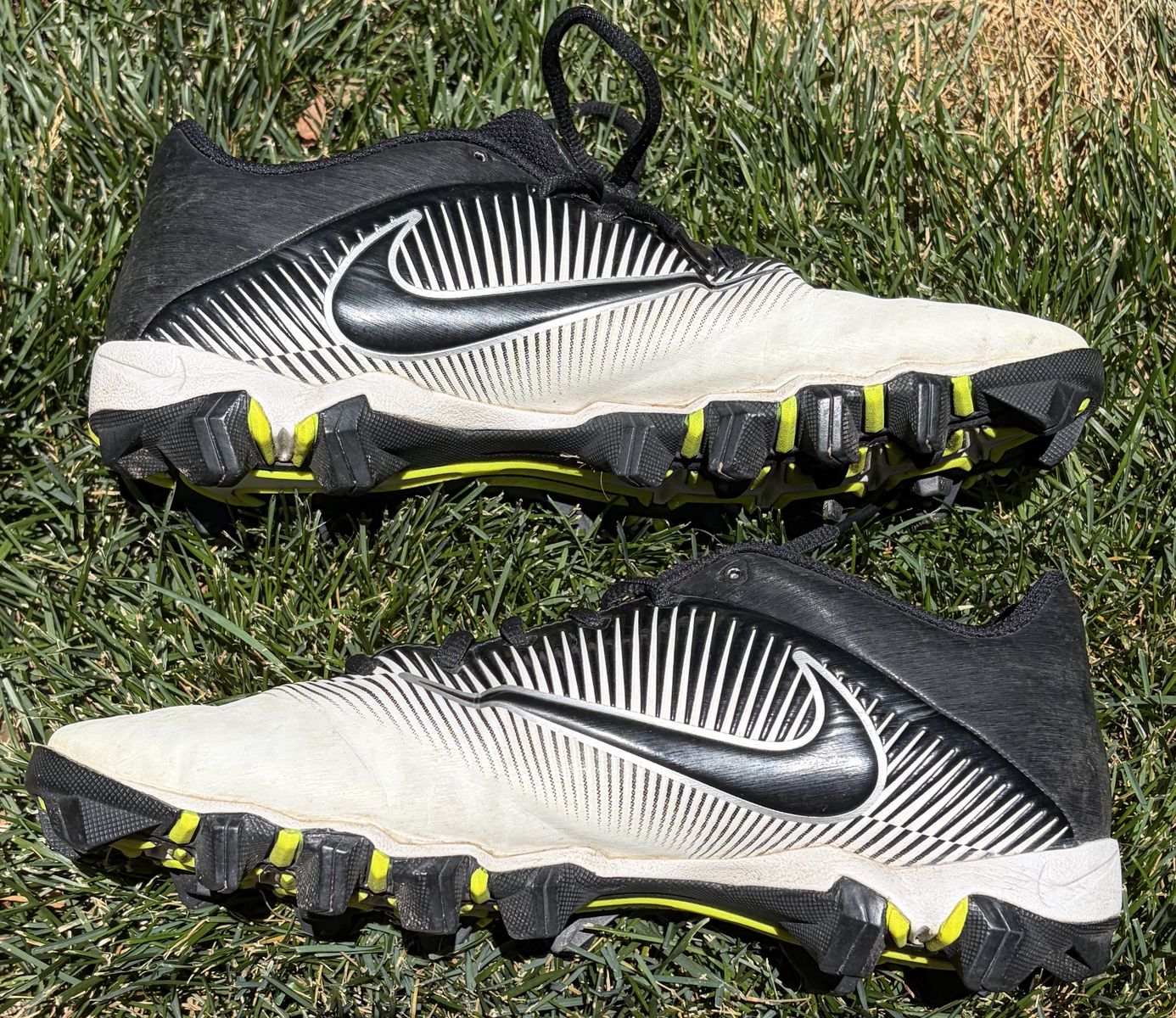 Nike Vapor Shark 2 Cleats - Men's Size 9.5, Excellent Condition