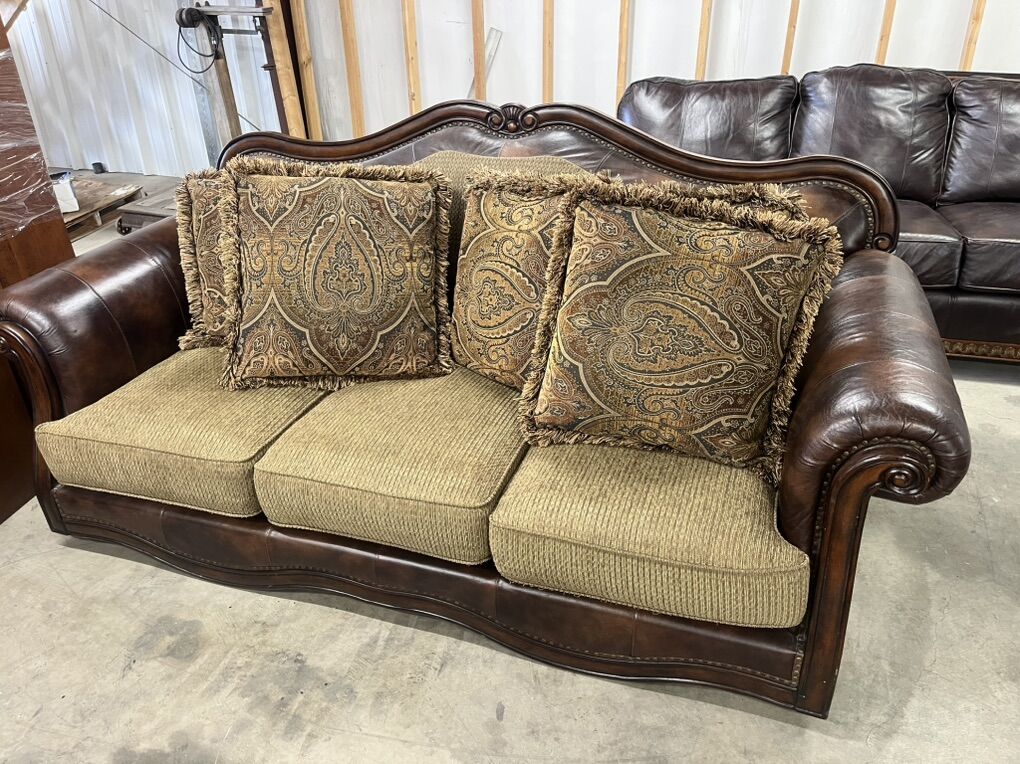 Bernhardt Couch