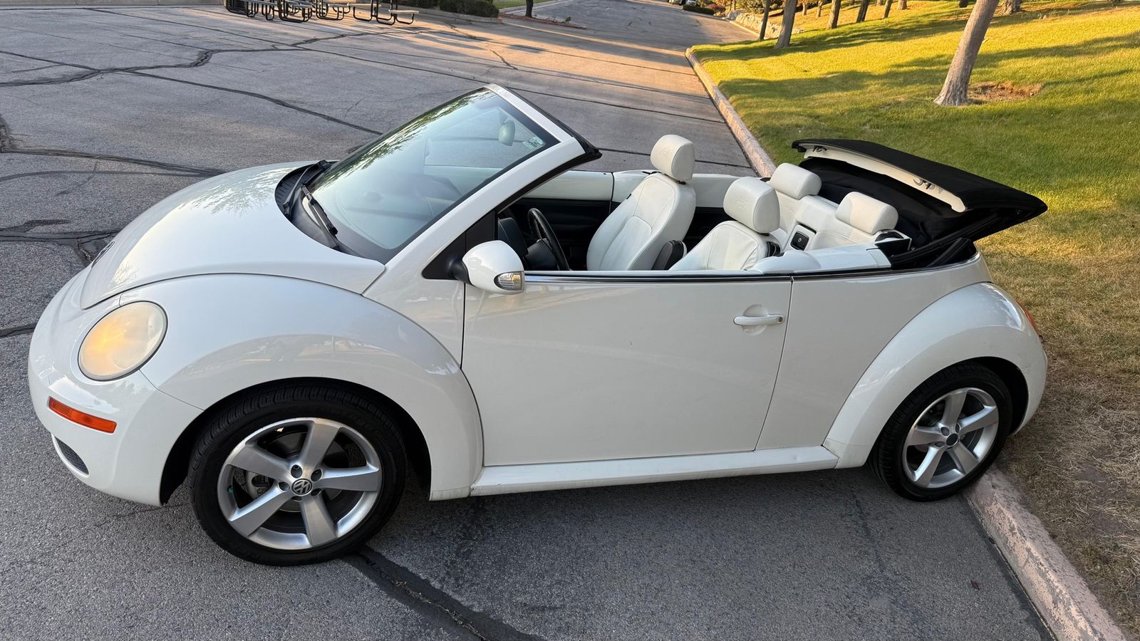2007 VOLKSWAGEN BEETLE Triple White