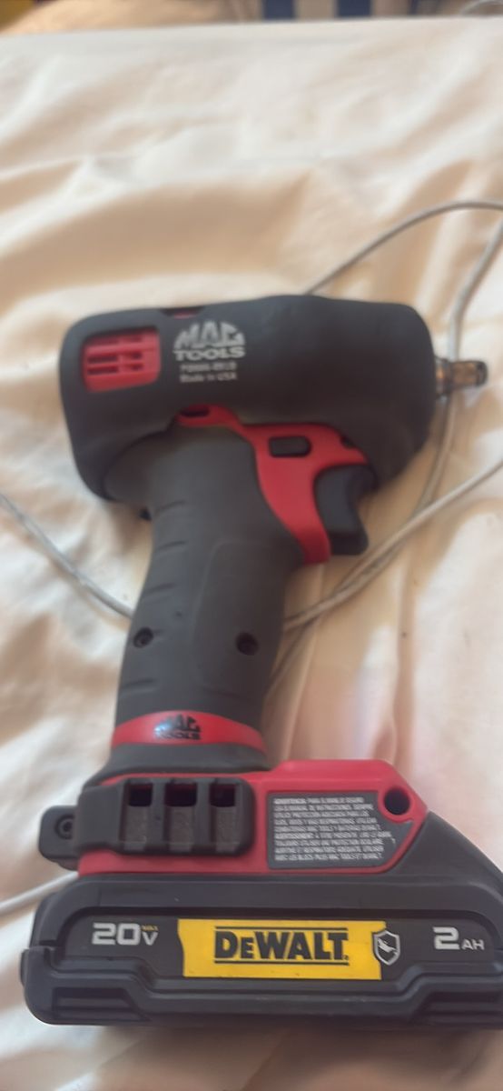Mac Tools 3/8" Impact Wrench with DeWalt 20V 2Ah Battery & Charger (Used)