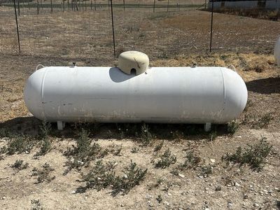 325 gallon propane tank