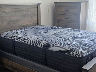 Queen Bedroom Set & Serta Mattress Combo