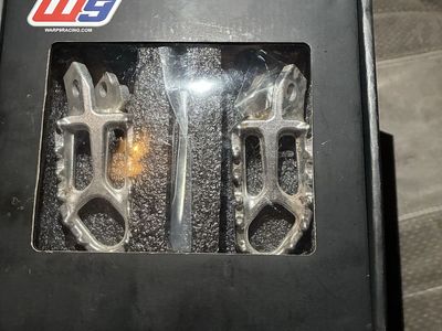 Warp 9 Racing Dirt Bike Footpegs Pegs Set in Original Box