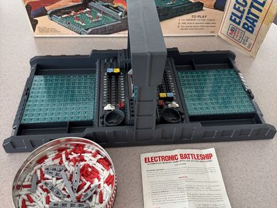 MB Electronics Milton Bradley Electronic Battleship Computer Memory Game Vintage 1977 Board Game