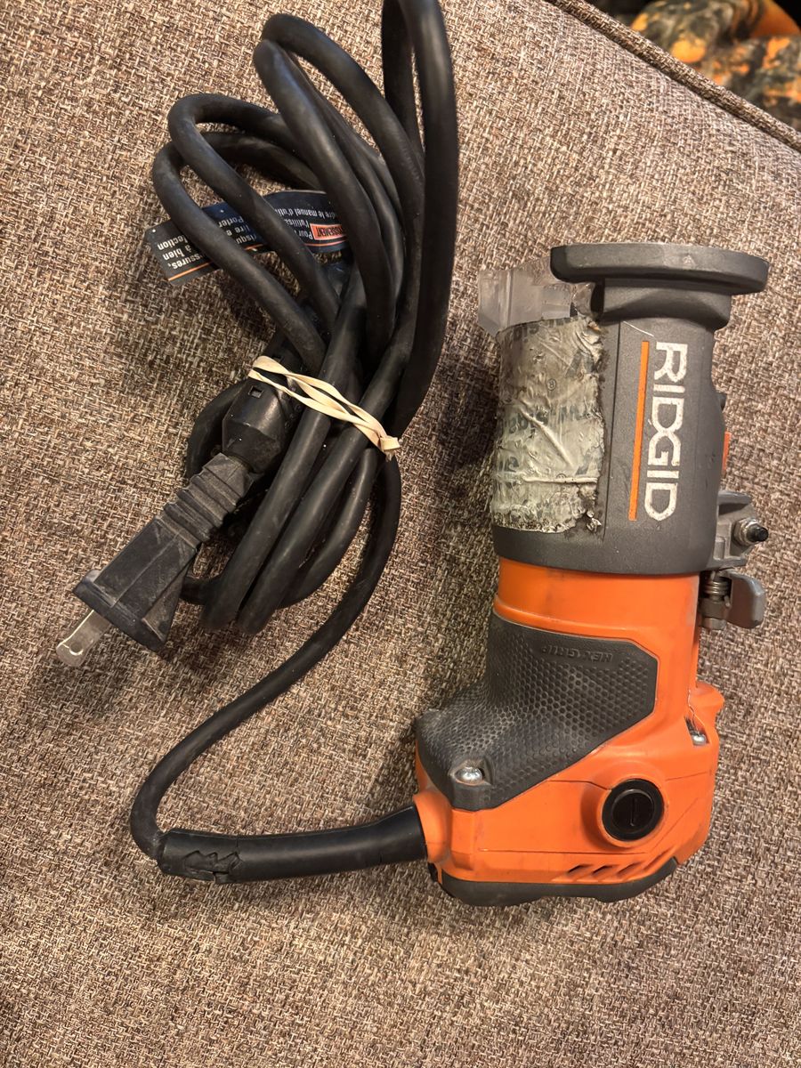 Ridgid R2401 Corded Router In Good Condtion