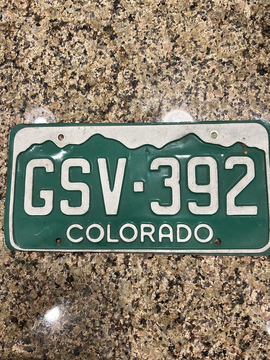Vintage Colorado License Plate GSV-392 - Green & White Mountain Graphic