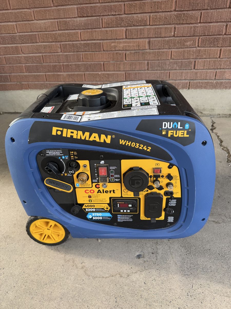 Firman WH03242 Dual Fuel Portable Inverter Generator - 4000W/3200W