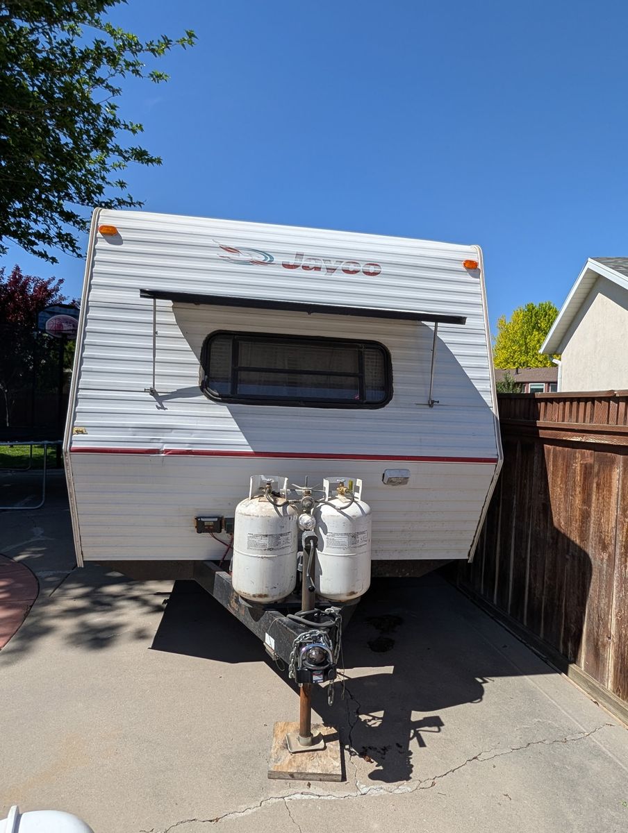 Jayco Travel Trailer tandem Bumper Pull - Spacious Interior, Sleeps 4-6, Ready for Your Next Adventure