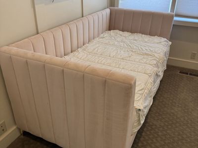 Pink Day bed