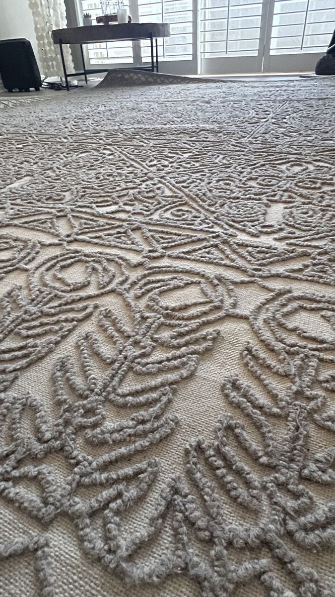 Rug / Laege Bedroom or Livingroom Rug