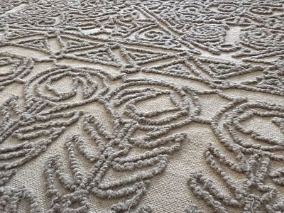 Rug / Laege Bedroom or Livingroom Rug