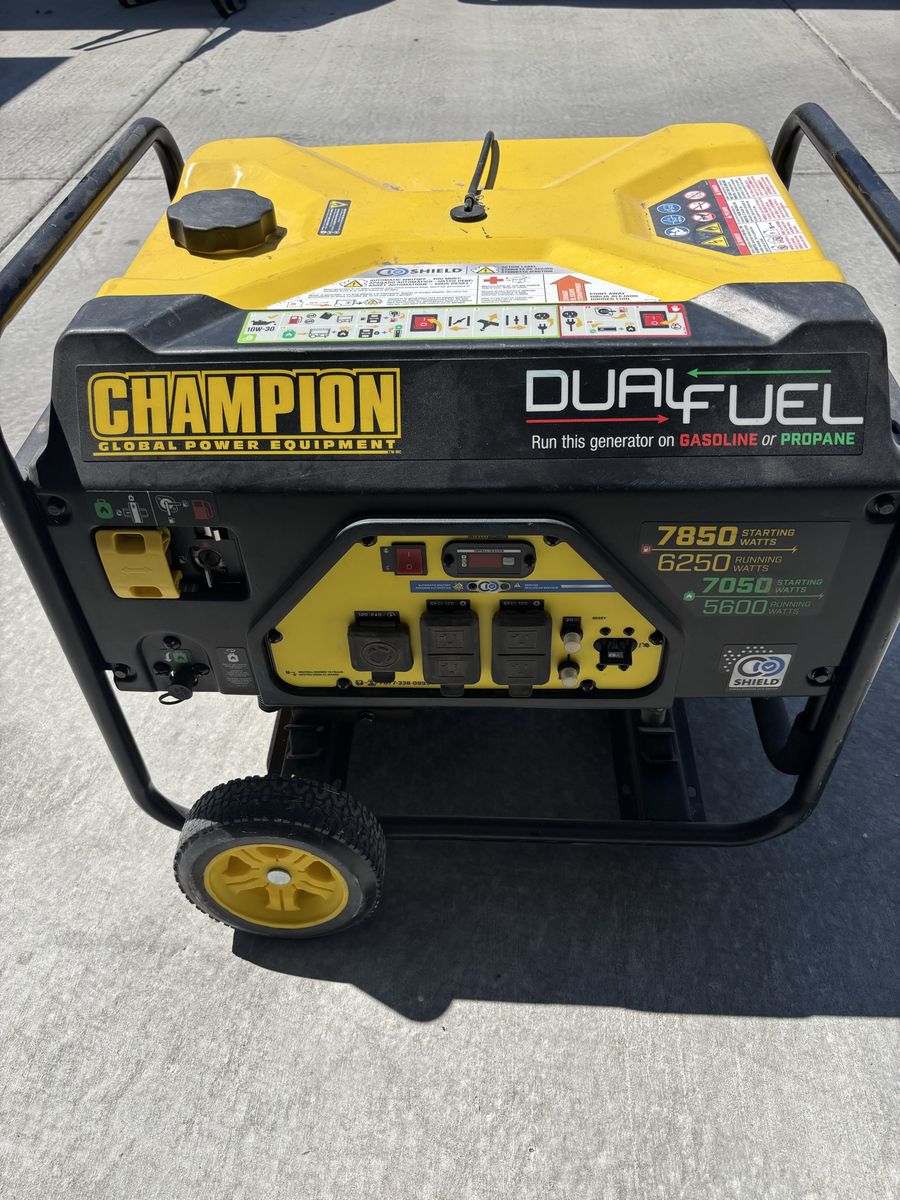 Champion 7850W/6250W Dual Fuel Portable Generator - Gasoline & Propane