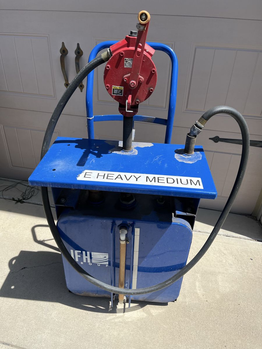 Oil tank and pump