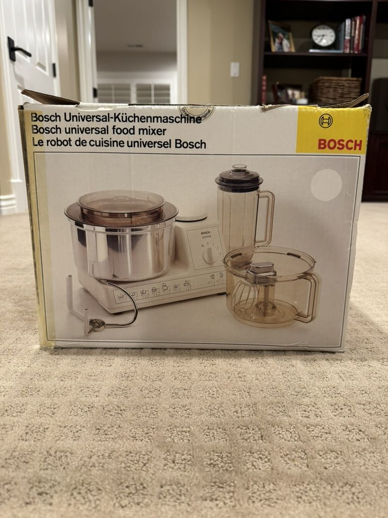 Bosch Universal Kitchen Machine – Mixer + Blender + Attachments