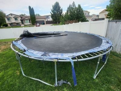Outdoor Round Trampoline with Safety Enclosure Net and Foam Enclosure Poles