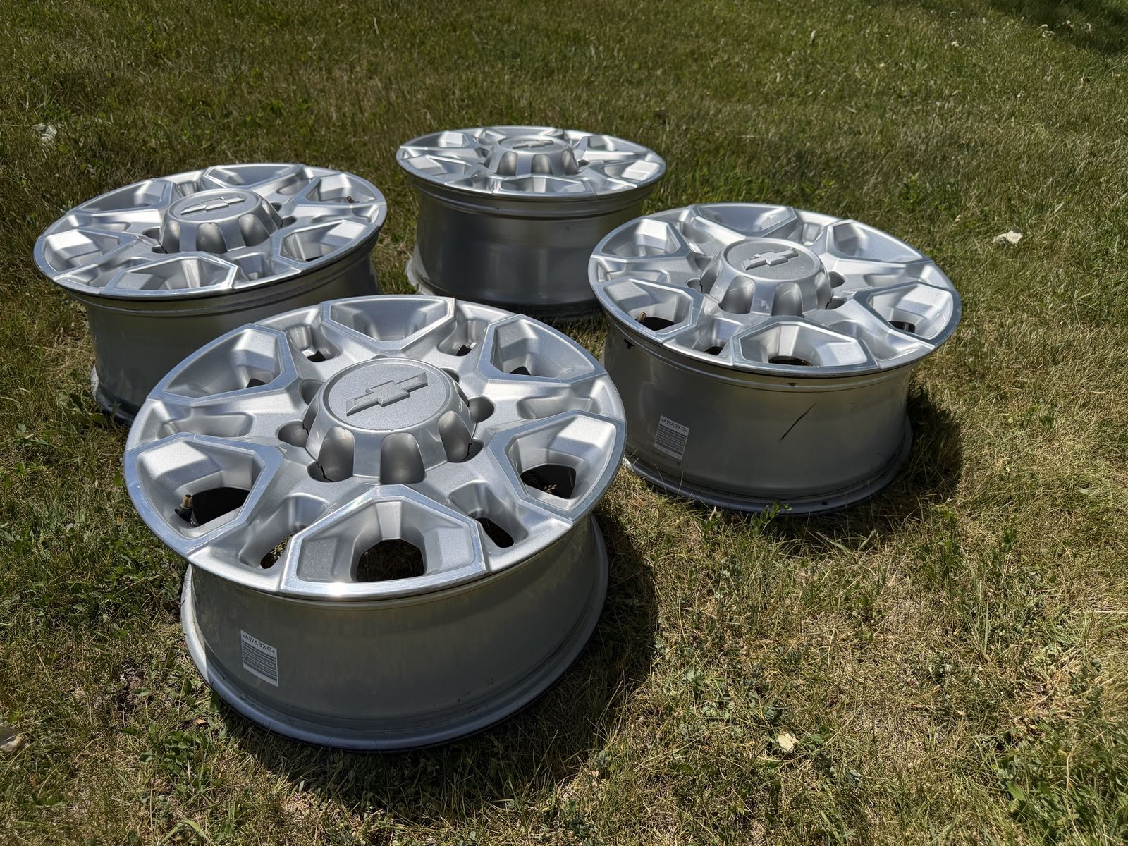 Set of 4 Chevrolet Silverado 2500HD 18" Factory Wheels Rims - Excellent Condition