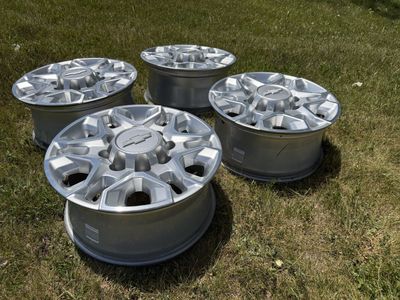 Set of 4 Chevrolet Silverado 2500HD 18" Factory Wheels Rims - Excellent Condition
