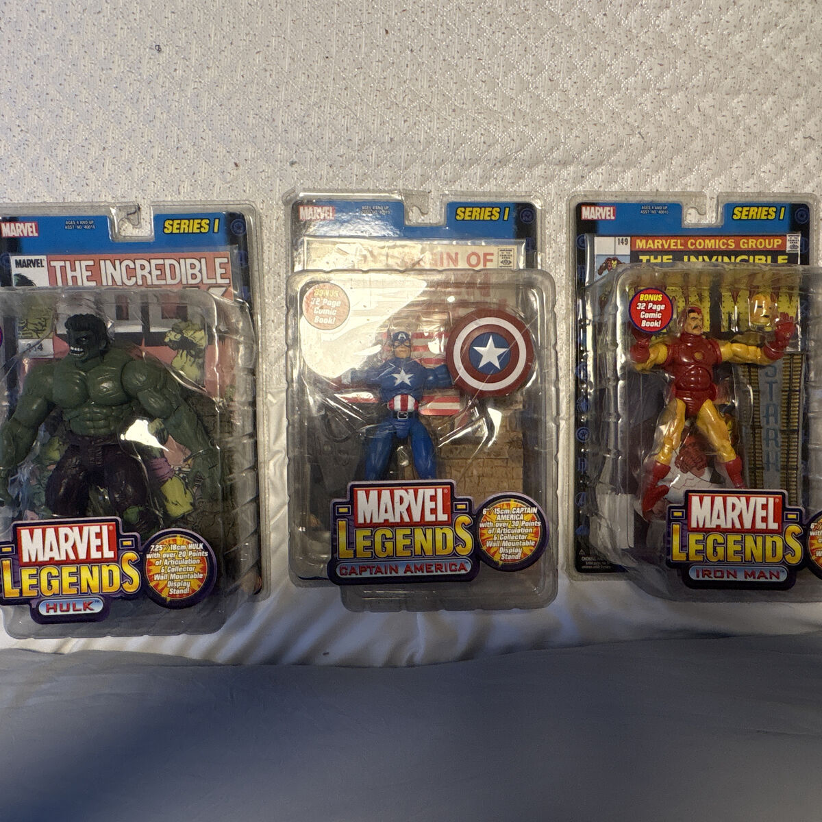 Early 2000s Marvel Action Figures With Comics