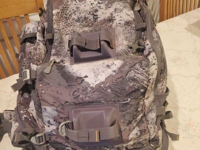 Cabela's Bow and Rifle 2500 V2 Pack