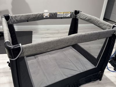 Baby Trend pack n play black/gray