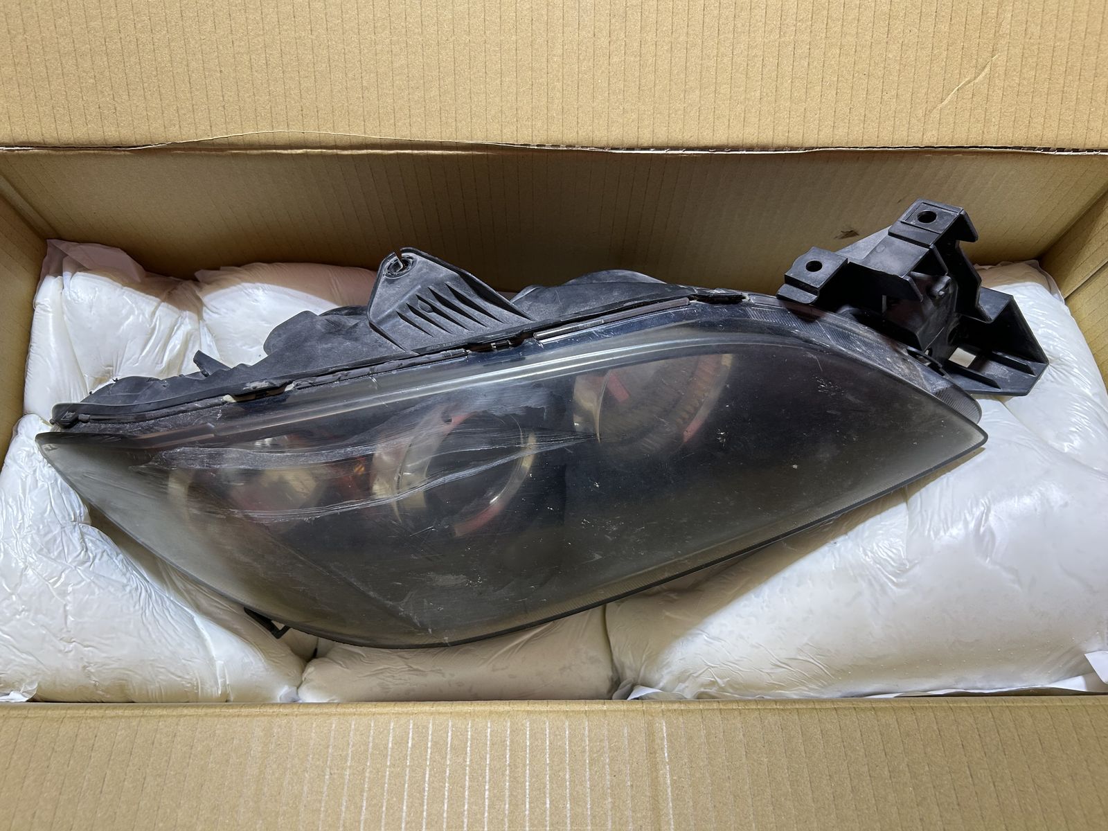 03-06 Mazda3 LT Headlight