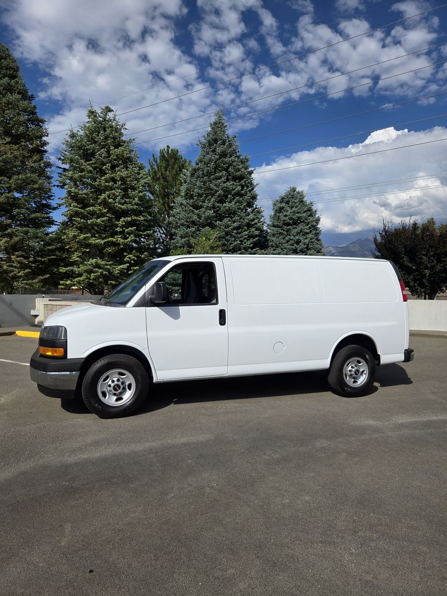2017 GMC Savana 2500